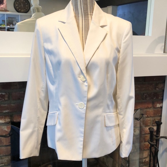 Jones New York White Striped Suit - Picture 2 of 11